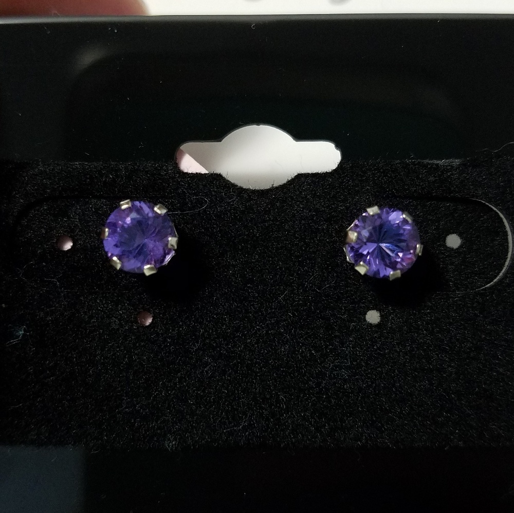 Gorgeous lilac purple genuine 14K white gold studs